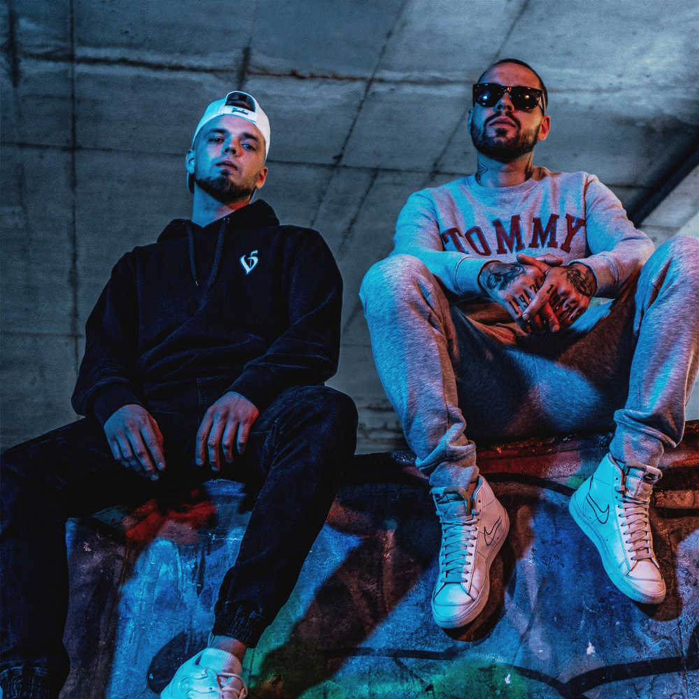 Synchro (feat. Grizzlee) (Explicit)