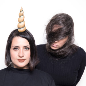 ดาวน์โหลดและฟังเพลง La Preferida พร้อมเนื้อเพลงจาก Lucy Patané