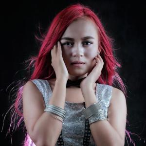 收听Putri Jamila的Aku Tak Bisa歌词歌曲