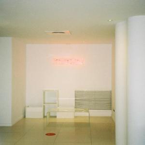 ดาวน์โหลดและฟังเพลง lámparas galerías พร้อมเนื้อเพลงจาก Supermeganada