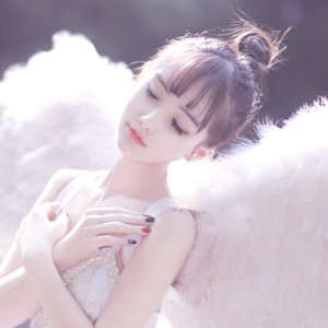 Listen to EarlyMorningDreams_DjKhazik欧美女声 song with lyrics from 潮音哥