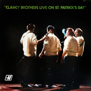 ดาวน์โหลดและฟังเพลง Welcome to the Festivities: Introduction / The Barnyards of Delgaty / Isn't It Grand, Boys / Finnegan's Wake พร้อมเนื้อเพลงจาก The Clancy Brothers