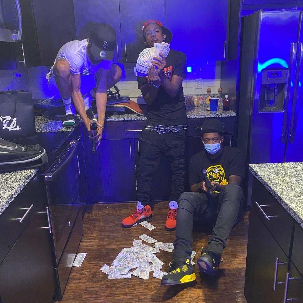 Master P (feat. LikDonDada & Str3tch) (Explicit)
