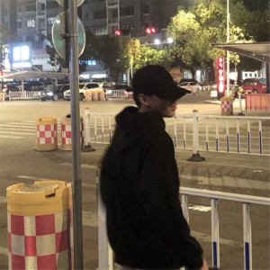 Listen to 大风吹 song with lyrics from 小阿哲