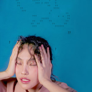 Listen to 민수는 혼란스럽다 song with lyrics from 민수