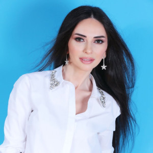 Listen to Я Летать Научусь song with lyrics from Manana Japaridze