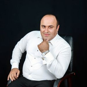Listen to Hayrik song with lyrics from Armen Khublaryan