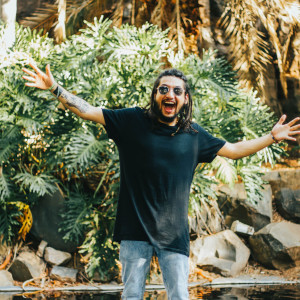 ดาวน์โหลดและฟังเพลง Stoner Life พร้อมเนื้อเพลงจาก Chirag Khadka