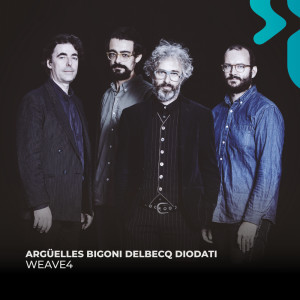 Listen to Le Costume song with lyrics from Francesco Bigoni