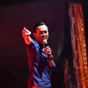 Listen to SING MAAN SUSUK song with lyrics from AA Raka Sidan