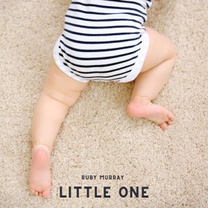 ดาวน์โหลดและฟังเพลง The Humour Is On Me Now พร้อมเนื้อเพลงจาก Ruby Murray