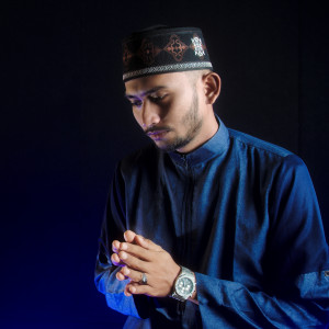 Listen to Ummi Tsumma Ummi song with lyrics from Fadli M Baleqi