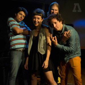 Dengarkan Ocean Of Glory (Audiotree Live Version) lagu dari Marrow dengan lirik