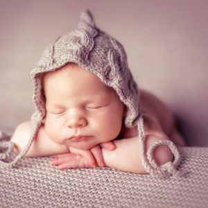 Dengarkan Miel De Abeja lagu dari Canciones De Cuna Para Dormir Bebes dengan lirik