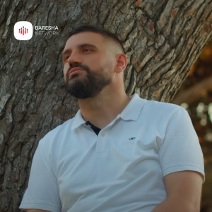 收聽Taulant Bajraliu的Shkrije zemren歌詞歌曲