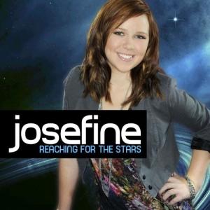 收聽Josefine的Reaching For The Stars歌詞歌曲