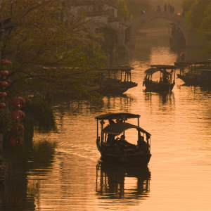Listen to 路过送子来凤桥 (伴奏) song with lyrics from 沈逸丹