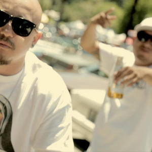 收聽Wako Nazca Guerrilla Callejera的Ojos Tristes (feat. McGrady OG) (Special Version) (Explicit)歌詞歌曲