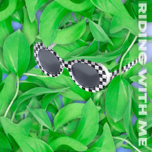 ดาวน์โหลดและฟังเพลง Riding With Me พร้อมเนื้อเพลงจาก Froogle