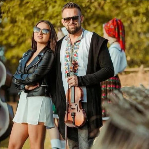 Listen to Zâi Ceteraș De Bătut song with lyrics from Silvia Timis