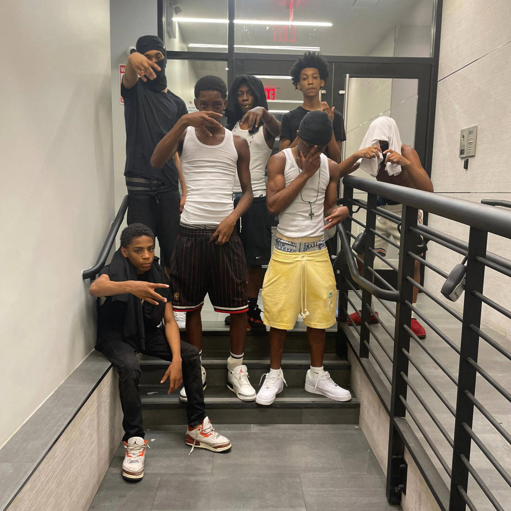 Bandz (feat. Keydotty, Melbinbuggin & Cj Osama) (Explicit)