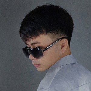 收听Nhật Phong的Vũ Trụ Trong Anh歌词歌曲
