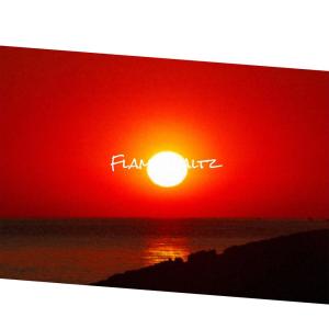 收聽Blin Hewa的Flame Waltz歌詞歌曲