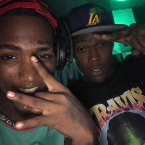 收聽Albert Taylor的De Los mina Pa Gualey (feat. El Tonka03)歌詞歌曲