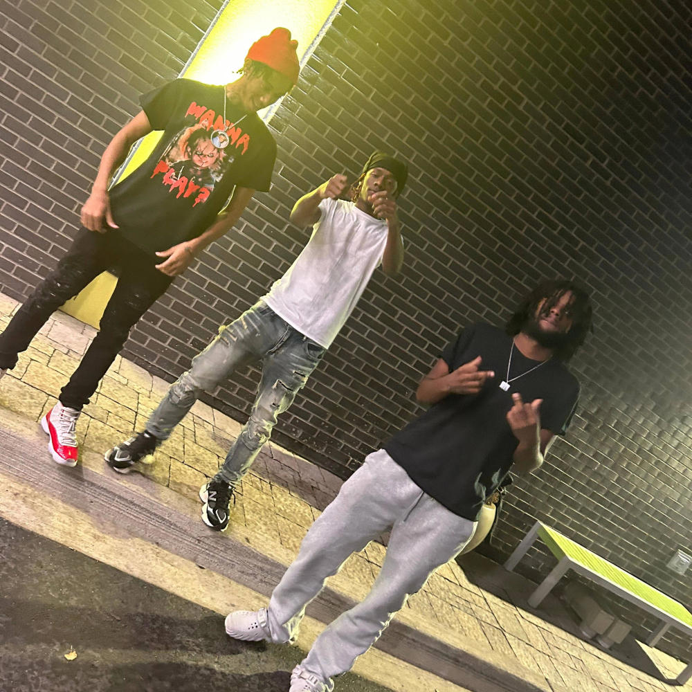 Bully (feat. pink18s & Bskii) (Explicit)