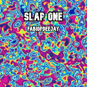 Dengarkan lagu SLAP ONE nyanyian FABIOPDEEJAY dengan lirik