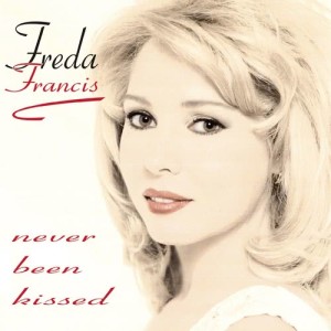 收聽Freda Francis的Never Been Kissed歌詞歌曲