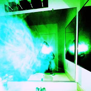 收聽Kemosabi的don't move wrong (Explicit)歌詞歌曲