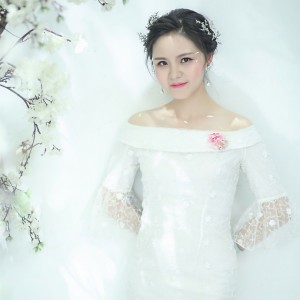 Listen to 心尖尖上的你 (完整版) song with lyrics from 贾娇
