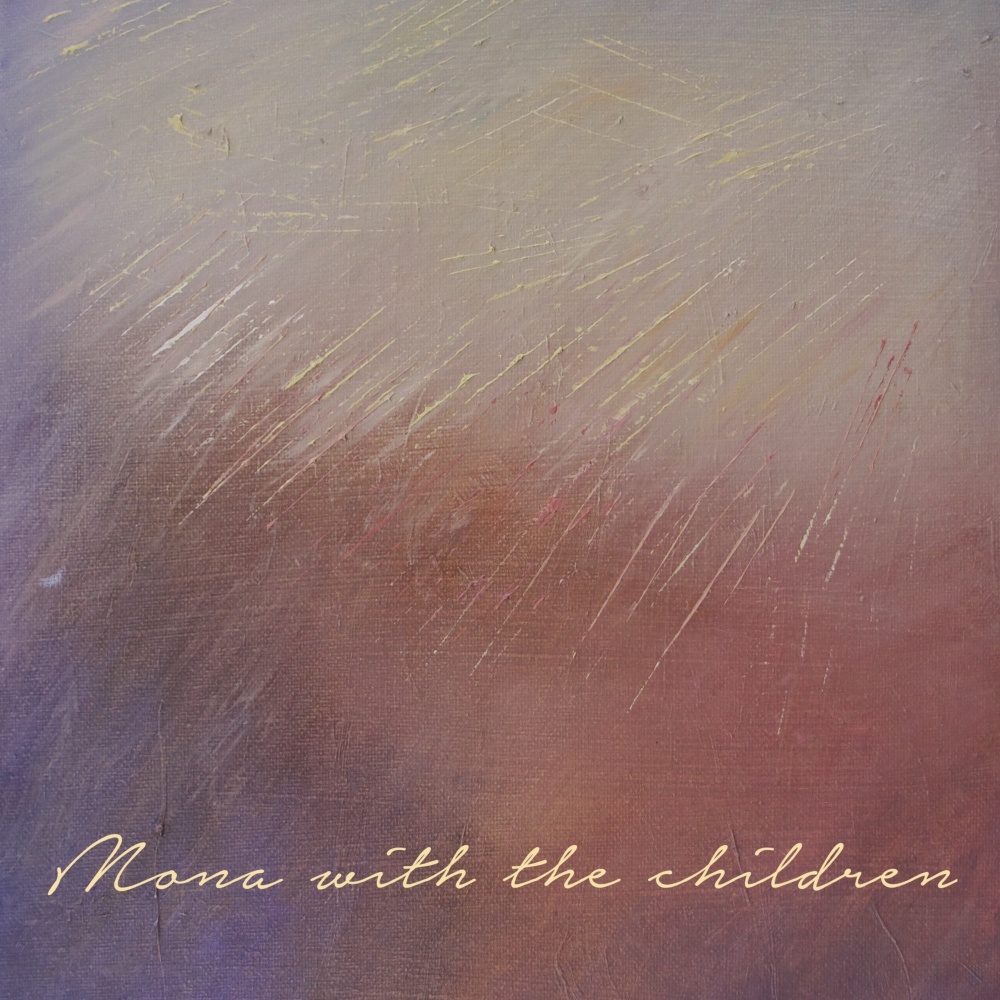 Mona with the children (live)