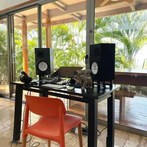 default playlist img