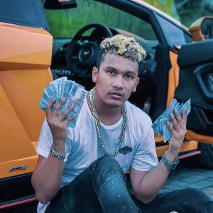 收听nodiewakgenk的Sultan Kok Baperan歌词歌曲