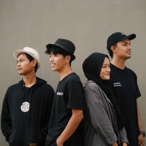 Dengarkan Puisi Hati lagu dari KIARA OFFICIAL dengan lirik