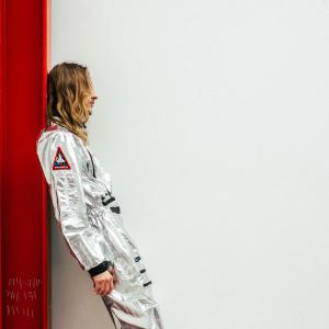 ดาวน์โหลดและฟังเพลง COMPLACENT (Explicit) พร้อมเนื้อเพลงจาก Micah Emrich