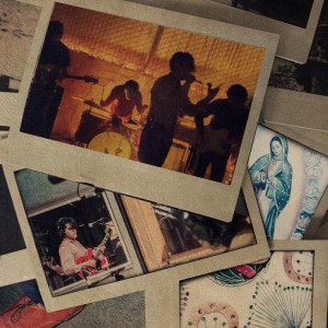 ดาวน์โหลดและฟังเพลง Strange Moments พร้อมเนื้อเพลงจาก The Tracks