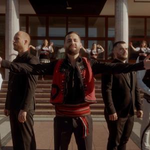 收聽Granit Ismajli的Nuk njohim kufi歌詞歌曲