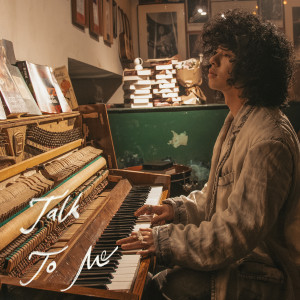 收聽Mike 曾比特的Talk To Me歌詞歌曲
