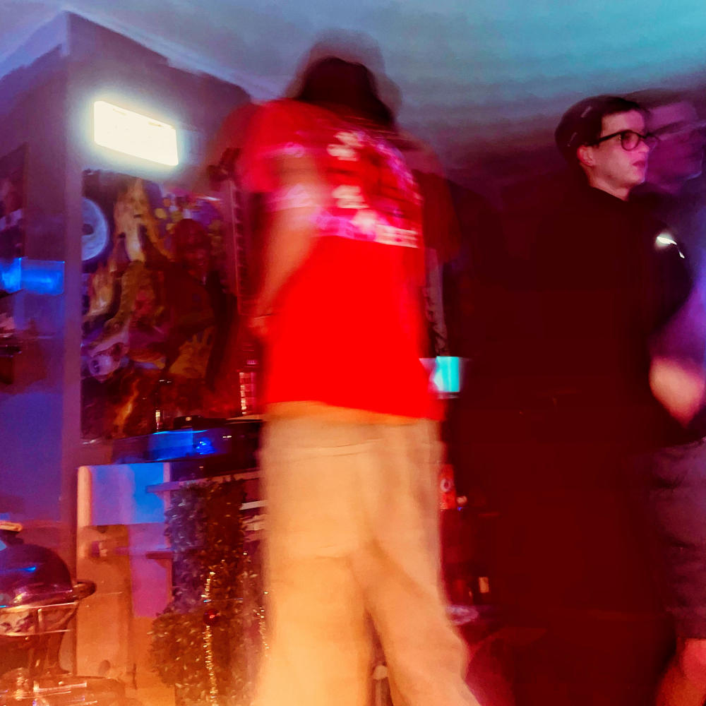 Hate the drip (feat. KEEMOH, V!olet & T) (Explicit)