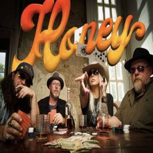 ดาวน์โหลดและฟังเพลง Badass Bitches (Explicit) พร้อมเนื้อเพลงจาก Honey aka Heather Linn