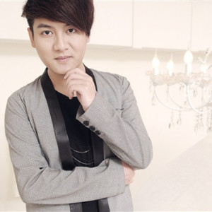 Listen to 包容 song with lyrics from 李菓