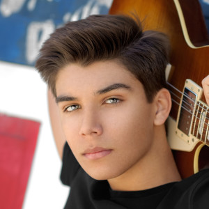 ดาวน์โหลดและฟังเพลง Come Home พร้อมเนื้อเพลงจาก Tyler Colt