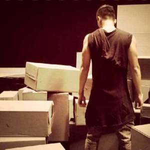 Listen to Kun Dan Dian Tou song with lyrics from Raymond Lam (林峰)