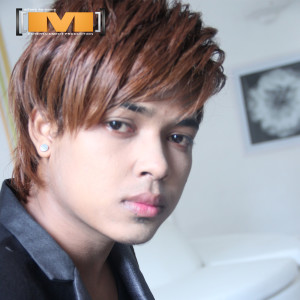 Album តើអ្នកណាឱ្យអូនឈប់ស្រលាញ់បង from គូម៉ា