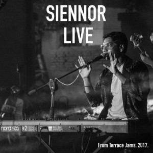 ดาวน์โหลดและฟังเพลง Oh Maha Raaniye (Live from Terrace Jams) พร้อมเนื้อเพลงจาก Siennor