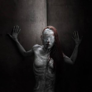 Dengarkan lagu Nightmare nyanyian Bondan dengan lirik