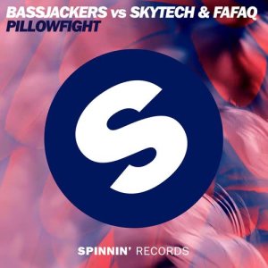 ดาวน์โหลดและฟังเพลง Pillowfight (Extended Mix) (Extended Version) พร้อมเนื้อเพลงจาก Skytech